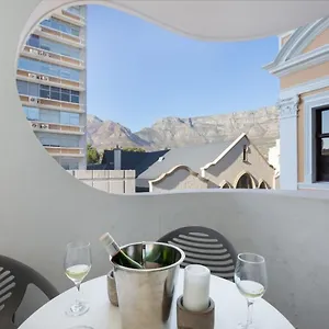 Luxurious With Stunning View Apartment